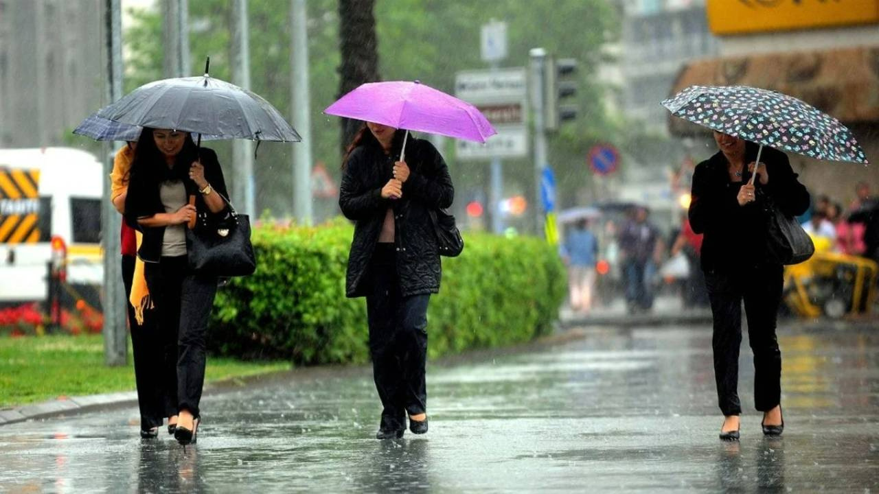 Bu Şehirlerdeki Vatandaşlar Dikkat! Meteoroloji'den 3 İl için Şiddetli Yağış İhtarı Geldi!