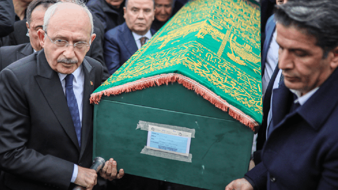 Kılıçdaroğlu'nun Yakınlarını Ağırladığı Hüzünlü Gün: Dünürünün Cenazesi