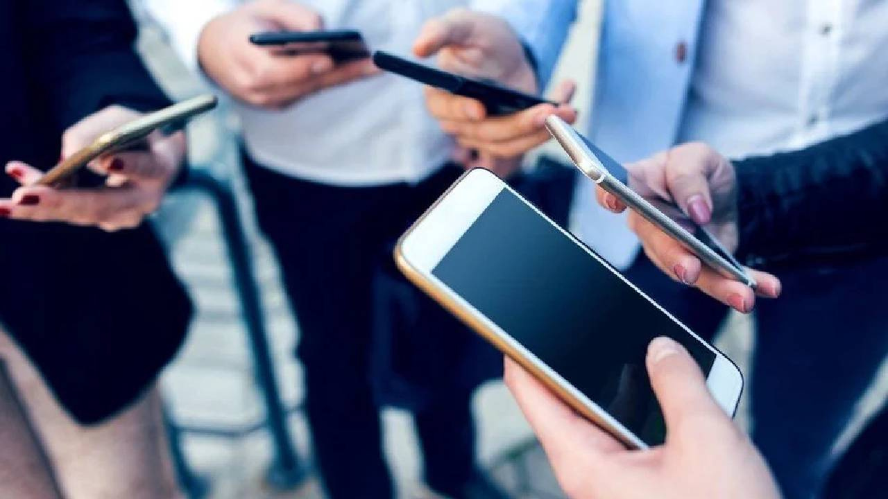 Türkiye'de Üretim Dönemi Başlıyor: Ünlü Telefon Markası Hayranlarını Coşturdu!