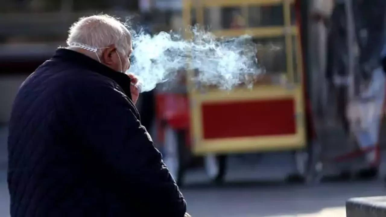 Sokakta Sigara İçmeye Yeni Yasak: 1 Ocak'tan İtibaren Ceza Uygulaması Başlıyor!