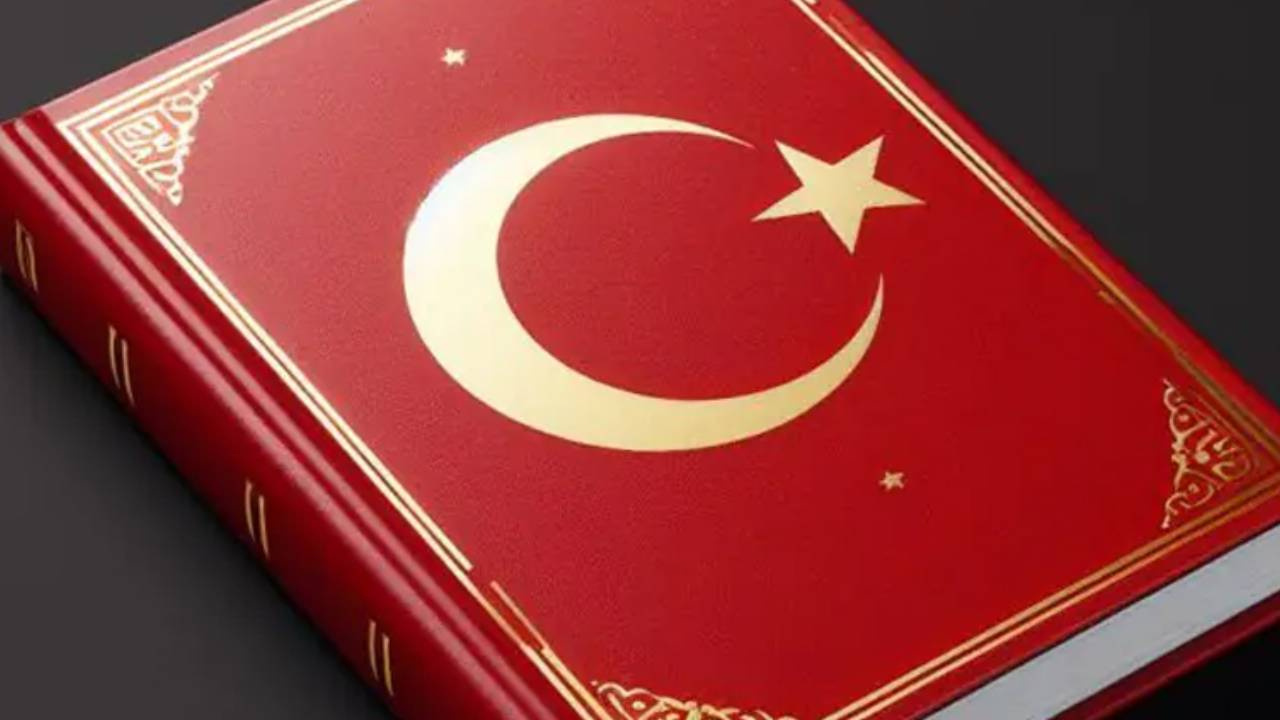 Türkiye'nin 'Gizli Anayasası': Kırmızı Kitap'ın Sırları ve İçeriği Nasıl Şekilleniyor?