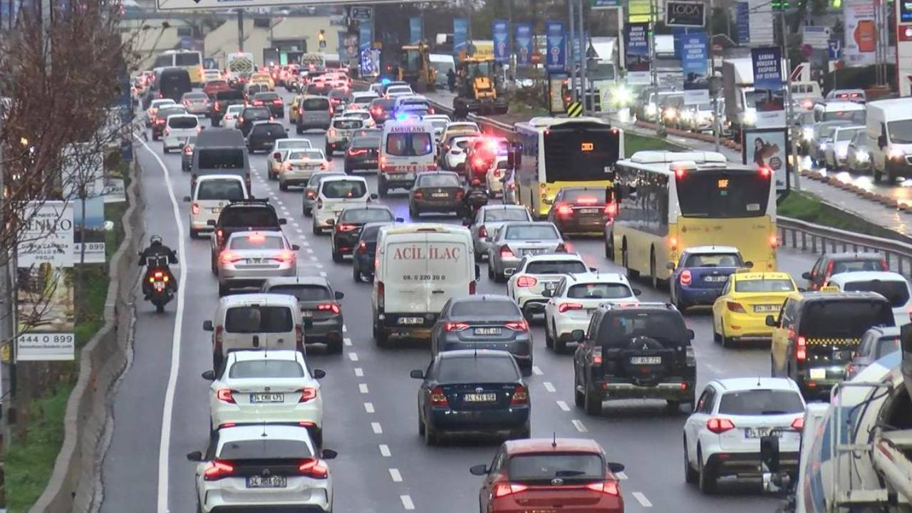 Araç Sahiplerine Kötü Haber! 2025'teki Trafik Cezaları Açıklandı, Bu Yanlış Anlamalara Dikkat!