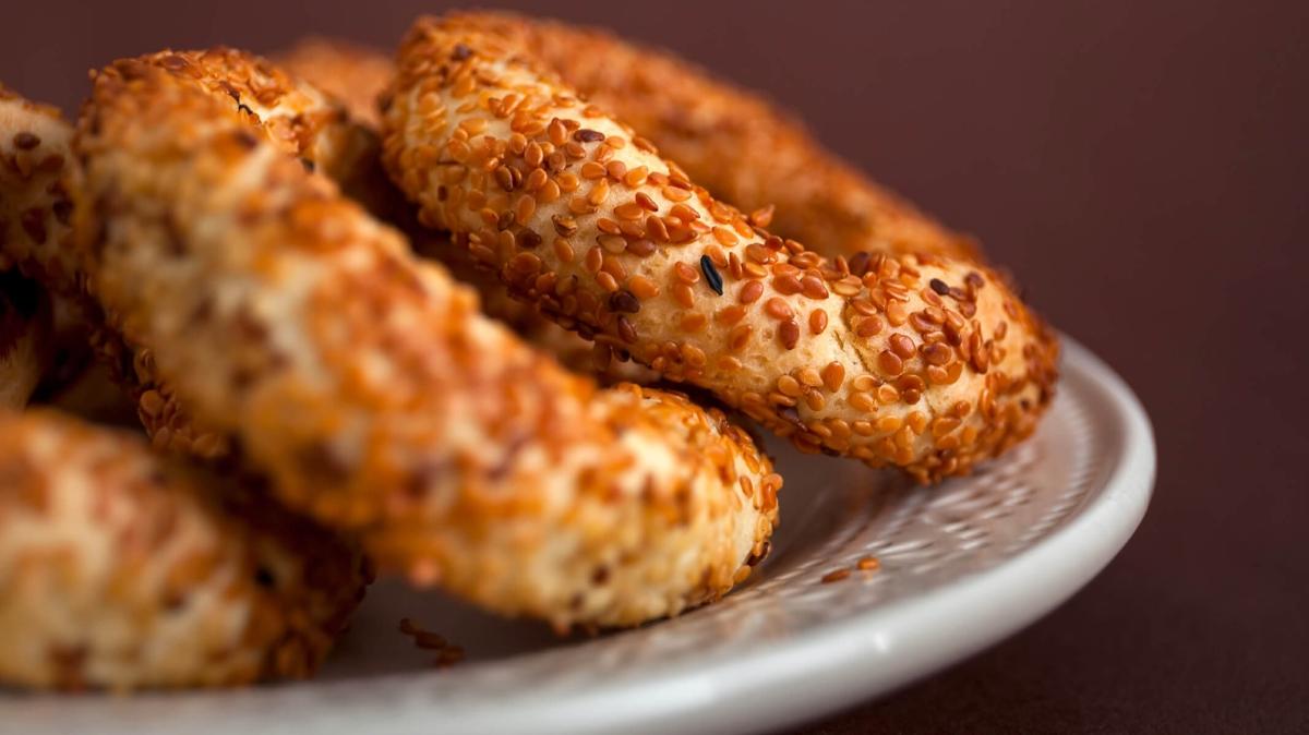 Baş döndüren bir aroma! Susamlı kurabiye tarifi: Simit lezzetinde.